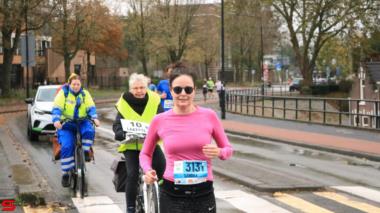 [Activiteiten en Festiviteiten] :: DrechtStadLoop Halve Marathon (35)