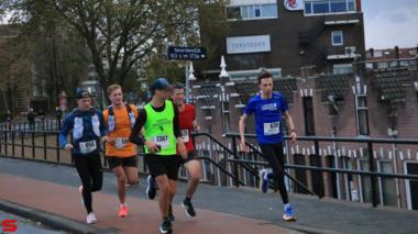 [Activiteiten en Festiviteiten] :: DrechtStadLoop Halve Marathon (31)