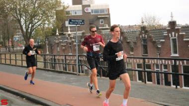 [Activiteiten en Festiviteiten] :: DrechtStadLoop Halve Marathon (29)