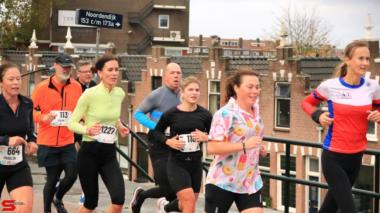 [Activiteiten en Festiviteiten] :: DrechtStadLoop Halve Marathon (27)