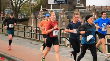 [Activiteiten en Festiviteiten] :: DrechtStadLoop Halve Marathon (38)