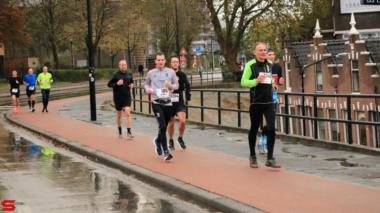 [Activiteiten en Festiviteiten] :: DrechtStadLoop Halve Marathon (24)