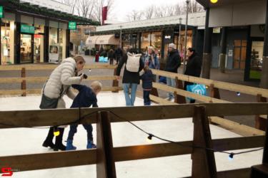 [Activiteiten en Festiviteiten] :: Schaatsbaan Bieshof 2023 dag 1 (10)