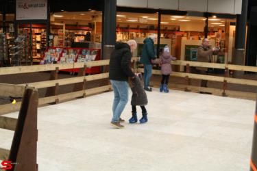 [Activiteiten en Festiviteiten] :: Schaatsbaan Bieshof 2023 dag 1 (11)
