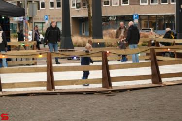 [Activiteiten en Festiviteiten] :: Schaatsbaan Bieshof 2023 dag 1 (14)