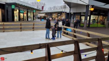 [Activiteiten en Festiviteiten] :: Schaatsbaan Bieshof 2023 dag 1 (17)