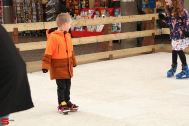 [Activiteiten en Festiviteiten] :: Schaatsbaan Bieshof 2023 dag 1 (8)