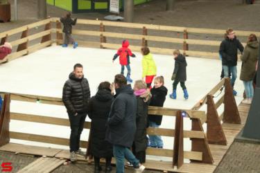 [Activiteiten en Festiviteiten] :: Schaatsbaan Bieshof 2023 dag 1 (11)