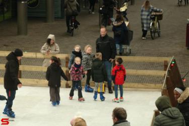 [Activiteiten en Festiviteiten] :: Schaatsbaan Bieshof 2023 dag 1 (8)