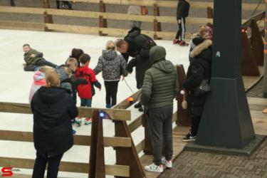 [Activiteiten en Festiviteiten] :: Schaatsbaan Bieshof 2023 dag 1 (9)