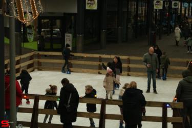 [Activiteiten en Festiviteiten] :: Schaatsbaan Bieshof 2023 dag 1 (18)