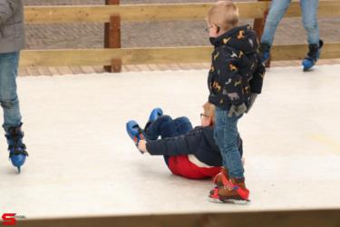 [Activiteiten en Festiviteiten] :: Schaatsbaan Bieshof 2023 dag 1 (13)