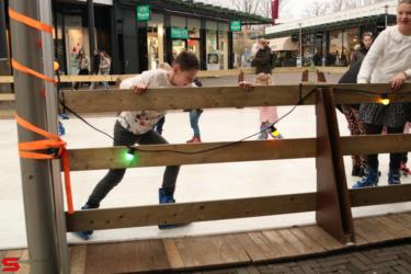 [Activiteiten en Festiviteiten] :: Schaatsbaan Bieshof 2023 dag 1 (14)