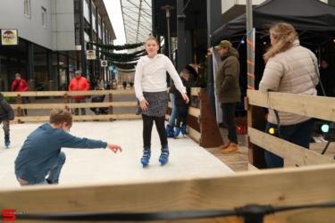 [Activiteiten en Festiviteiten] :: Schaatsbaan Bieshof 2023 dag 1 (15)
