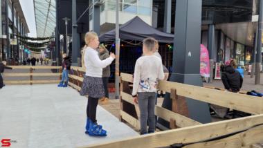 [Activiteiten en Festiviteiten] :: Schaatsbaan Bieshof 2023 dag 1 (16)