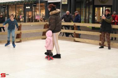 [Activiteiten en Festiviteiten] :: Schaatsbaan Bieshof 2023 dag 1 (17)