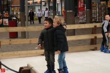 [Activiteiten en Festiviteiten] :: Schaatsbaan Bieshof 2023 dag 1 (18)