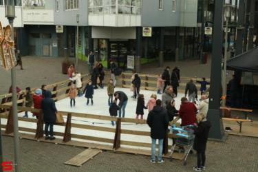 [Activiteiten en Festiviteiten] :: Schaatsbaan Bieshof 2023 dag 2 (8)