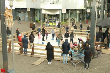 [Activiteiten en Festiviteiten] :: Schaatsbaan Bieshof 2023 dag 2 (11)