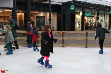[Activiteiten en Festiviteiten] :: Schaatsbaan Bieshof 2023 dag 2 (19)