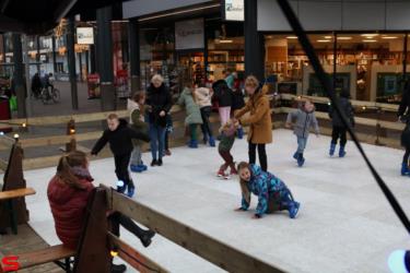 [Activiteiten en Festiviteiten] :: Schaatsbaan Bieshof 2023 dag 2 (5)