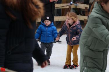 [Activiteiten en Festiviteiten] :: Schaatsbaan Bieshof 2023 dag 2 (8)
