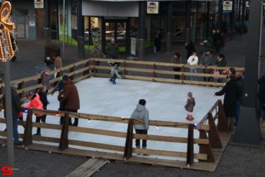 [Activiteiten en Festiviteiten] :: Schaatsbaan Bieshof 2023 dag 3 (7)