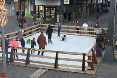 [Activiteiten en Festiviteiten] :: Schaatsbaan Bieshof 2023 dag 3 (8)