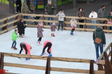 [Activiteiten en Festiviteiten] :: Schaatsbaan Bieshof 2023 dag 3 (9)
