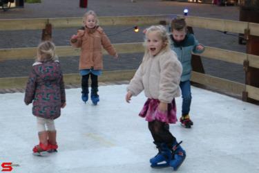 [Activiteiten en Festiviteiten] :: Schaatsbaan Bieshof 2023 dag 3 (18)