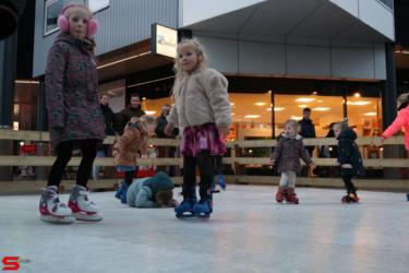 [Activiteiten en Festiviteiten] :: Schaatsbaan Bieshof 2023 dag 3 (19)