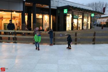 [Activiteiten en Festiviteiten] :: Schaatsbaan Bieshof 2023 dag 3 (8)