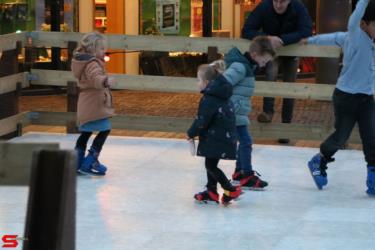 [Activiteiten en Festiviteiten] :: Schaatsbaan Bieshof 2023 dag 3 (11)