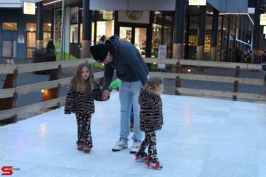 [Activiteiten en Festiviteiten] :: Schaatsbaan Bieshof 2023 dag 3 (17)