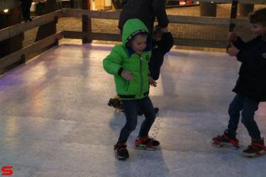 [Activiteiten en Festiviteiten] :: Schaatsbaan Bieshof 2023 dag 3 (6)