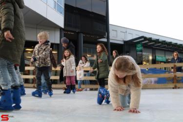 [Activiteiten en Festiviteiten] :: Schaatsbaan Bieshof 2023 dag 4 (11)