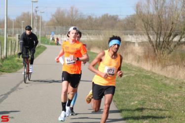[Activiteiten en Festiviteiten] :: Riwal Halve Marathon hm (40)