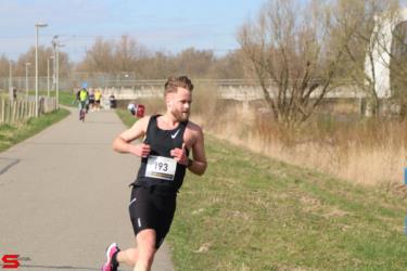 [Activiteiten en Festiviteiten] :: Riwal Halve Marathon hm (38)