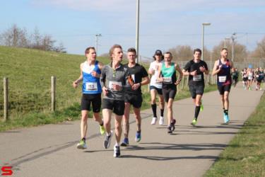 [Activiteiten en Festiviteiten] :: Riwal Halve Marathon hm (37)