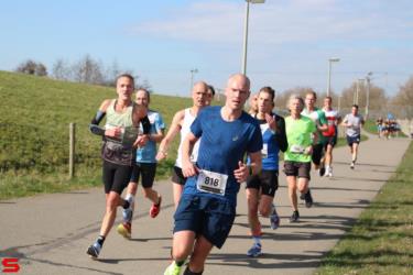 [Activiteiten en Festiviteiten] :: Riwal Halve Marathon hm (37)