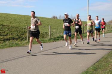 [Activiteiten en Festiviteiten] :: Riwal Halve Marathon hm (44)