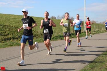 [Activiteiten en Festiviteiten] :: Riwal Halve Marathon hm (45)