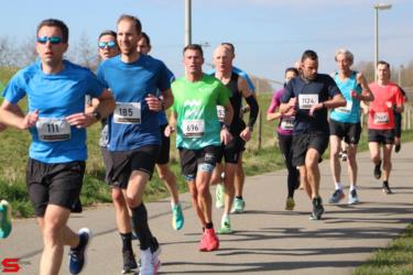 [Activiteiten en Festiviteiten] :: Riwal Halve Marathon hm (37)