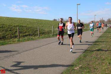 [Activiteiten en Festiviteiten] :: Riwal Halve Marathon hm (40)