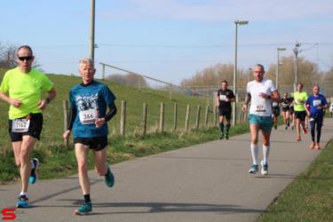 [Activiteiten en Festiviteiten] :: Riwal Halve Marathon hm (43)