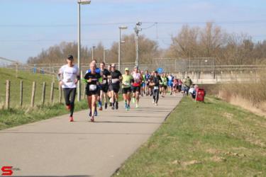 [Activiteiten en Festiviteiten] :: Riwal Halve Marathon hm (37)