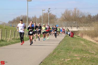[Activiteiten en Festiviteiten] :: Riwal Halve Marathon hm (38)