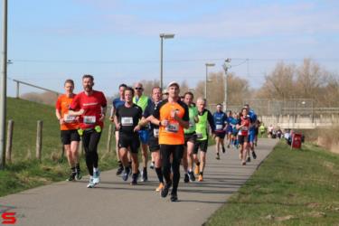 [Activiteiten en Festiviteiten] :: Riwal Halve Marathon hm (42)