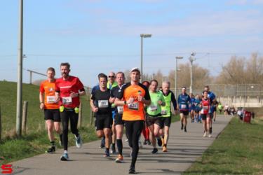 [Activiteiten en Festiviteiten] :: Riwal Halve Marathon hm (43)