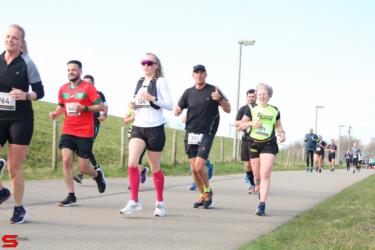 [Activiteiten en Festiviteiten] :: Riwal Halve Marathon hm (38)
